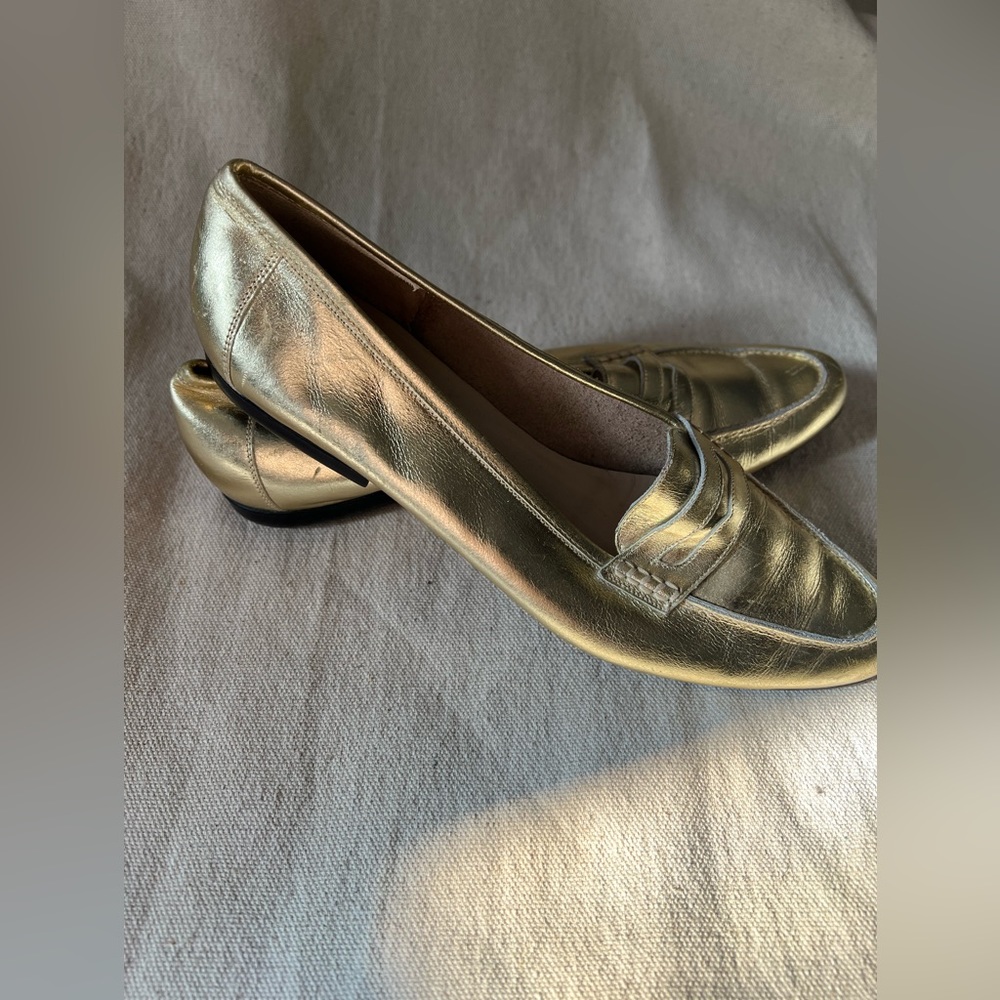 Salvatore Ferragamo 1990s Gold Loafers - Picture 6 of 8